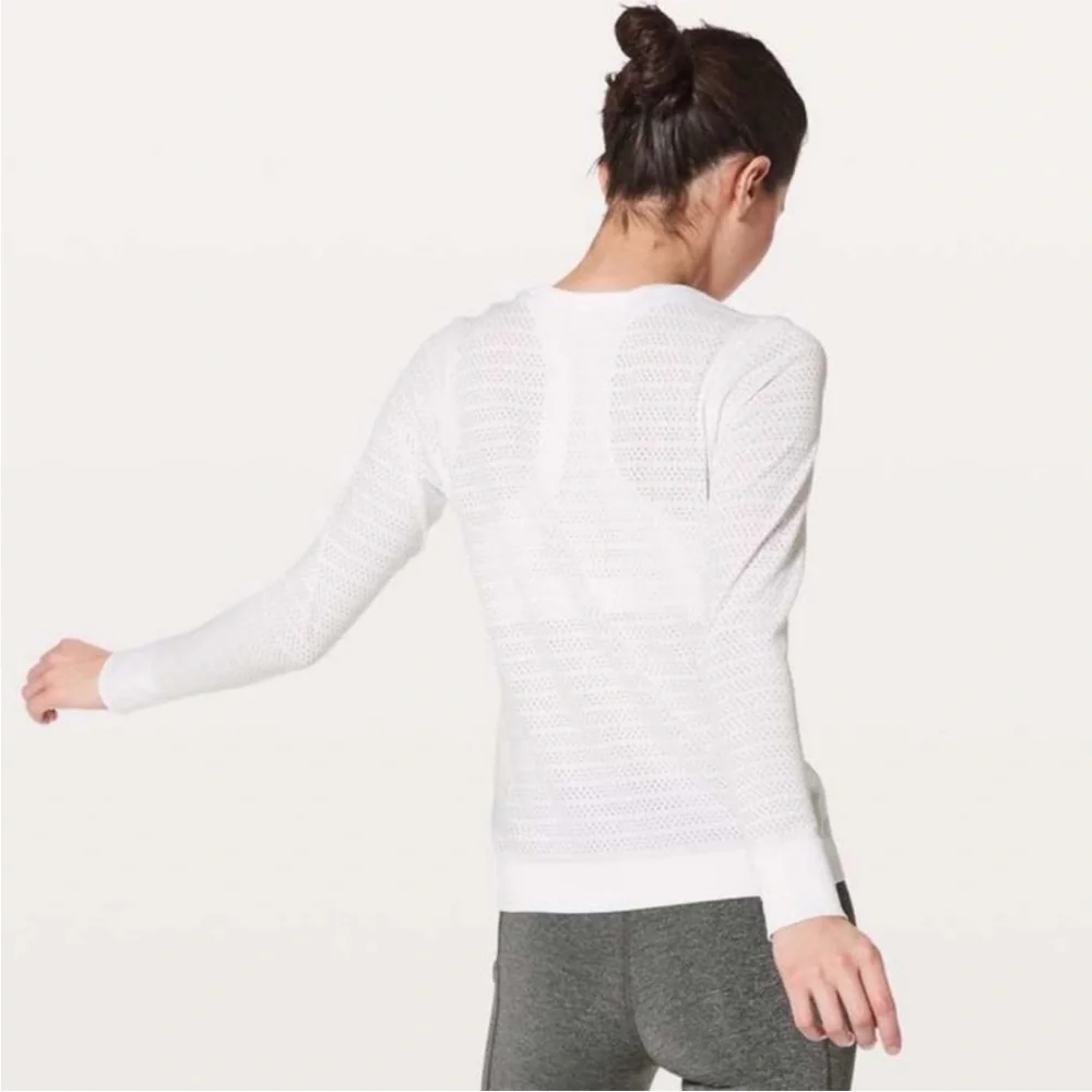 Lululemon White Breezy By Longsleeve Size 8/10‎